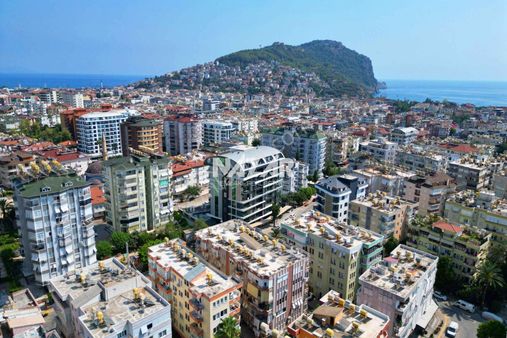 Alanya Merkez Sugözü'nde Satılık 3+1 Geniş Daire