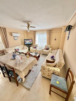 Kuşadası Merkezde Ege Mahallesi2+100m2 Doğalgazlı Arakat Daire