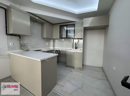 42 Hakan Büyükten Nergiz Çarşı Yakını1+1yatırım İçin İdeal Daire