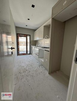 40 Hakan Büyük"ten Nergiz Çarşısında 2+1 Kapalı Mutfak Daire