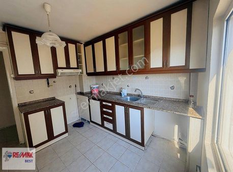 4 Karşıyaka Alaybey De Deniz Manzaralı Kiralık Yalı Dairesi