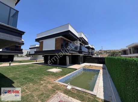 23 Çandarlı Merkezde Son Müstakil Havuzlu Villa Re/max Bestten