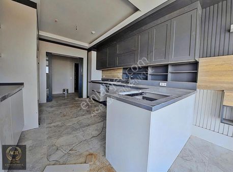 Acr'den Geniş,şık Ve Manzaralı:4.5+1 Lüks Site Dairesi Fırsatı