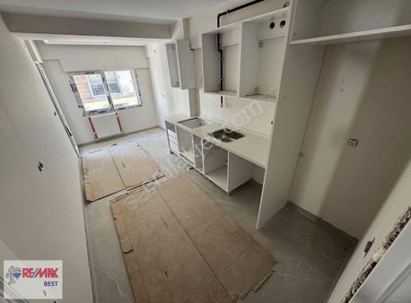 20 Remax Bestte Karşıyaka Demirköprü Köşe 3+1 Arakat Daire