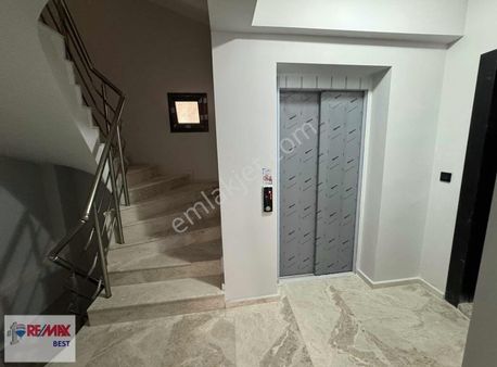 28 Karşıyaka Çevre Yolu Yakını Sıfır 1+1 Arakat Koridorlu Daire