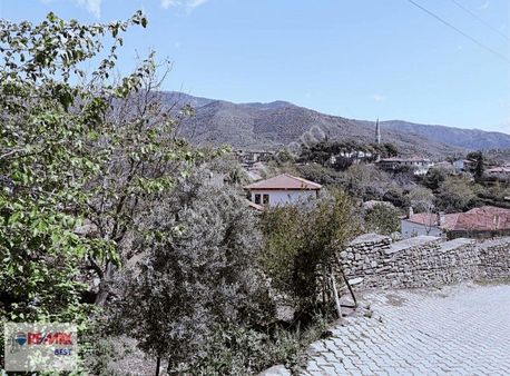 19 Ödemiş Birgi,de Kargir Evli Arsa