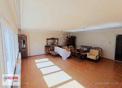 9 Bozyaka'da Geniş Ve Ferah 140 M2 3+1 Satılık Daire