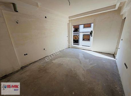25 Remax Best Ofisinden Fikri Altay'da Satılık Daire
