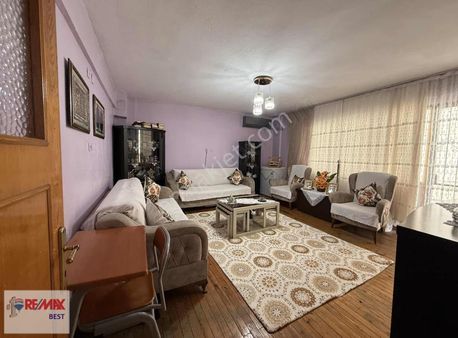 51 Re/max Best'ten Bayraklı Yamanlar Mahallesinde2+1satılık Dair