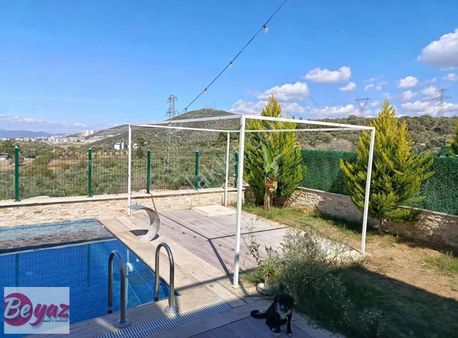 Kuşadası Beyaz Emlaktan 4+1 Özel Havuzlu Kiralık Villa