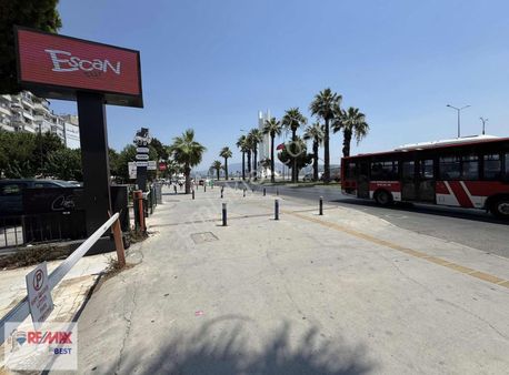 Karşıyaka Yalı'sında Satılık 3+1 Arakat Deniz Manzaralı Daire