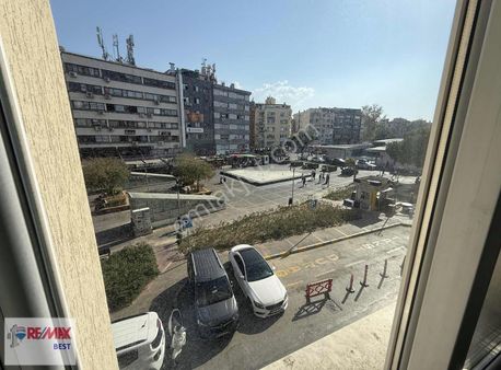 23 Karşıyaka Çarşıda 2+1 Kiralık Ofis