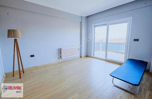 1 Seferihisar Camikebir Mahallesi 3+1 Satılık Havuzlu Daire