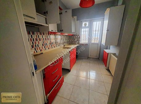 Esat Libya Caddesi Üzeri 1.kat Yapılı 3+1 Kızılaya 2 Dk Yürümesi