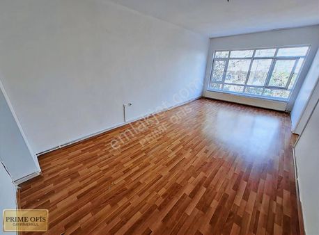 Gata Ve Etlik Şehir Hast. Yürüme Mesafesi Ara Katta 3+1 Kiralık