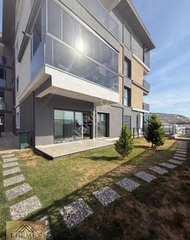 Kuşadası Değirmendere De 2+1 Havuzlu Bahçeli Daire