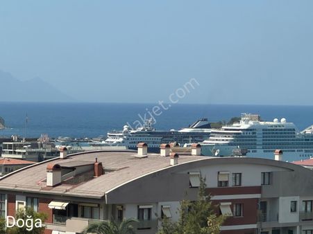 Kuşadası Marina Mevkinde