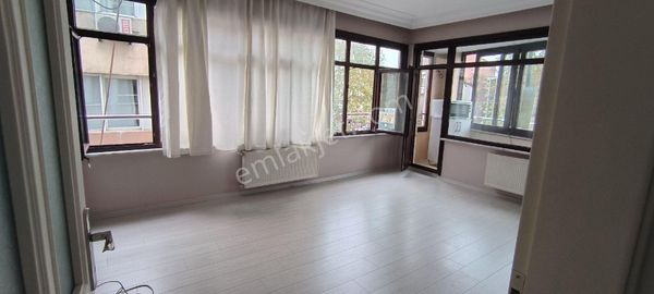 Cadde Üzeri Geniş Aydınlık Daire