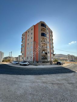 Eryavuz Dan Karaköprü Fuar Merkezi Arkasında,geniş 2+1 Odalı,havalesiz,bakımlı,temiz