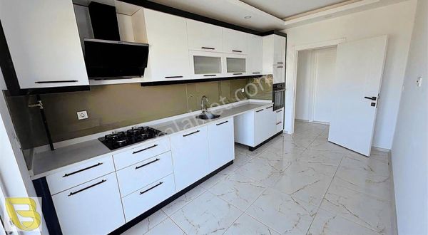 Bahçeyaka'da Atatürk Cad. Yakını Kiralık 2+1 D.gazlı Daire