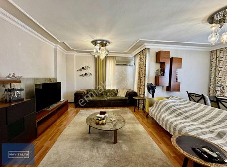 Uncalı'da Site İçerisinde 3+1 Ayrı Mutfaklı 180 M2 Daire