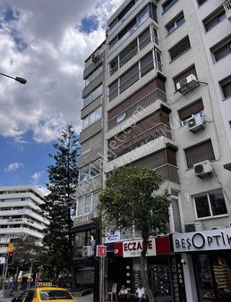 Alsancak Gül Sokak Girişinde Deniz Manzaralı 3+1 Satılık Daire
