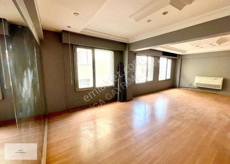 İzmir Alsancak Ege Palas Yanında 4+1 Kiralık Ofis Dairesi