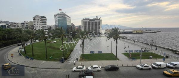 Alsancak Cumhuriyet Meydanı'nda Satılık 3+1 Çift Cepheli Ofis