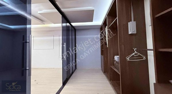 Gaziemir Beyazevlerde Satılık 4+1 Villa