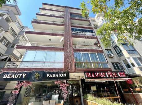 Karşıyaka Bahriye Üçok Mahallesi 3+1 Satılık Daire