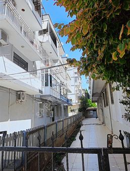 Buca Menderes Mahallesinde 3+1 Satılık Daire