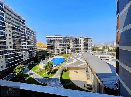 İzmir Bornova Goldiva Familya Sitesi 3+1 Havuz Cephe Boş Satılık