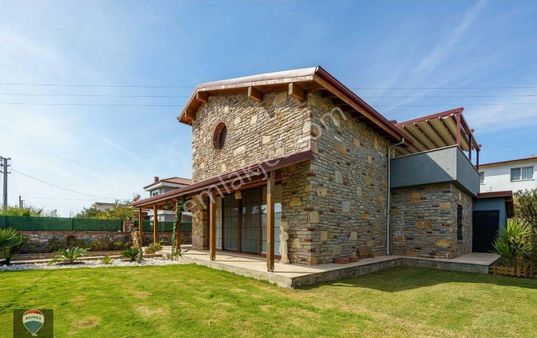 Gökçealan Burgaz’da 437 M² Arsada Doğa Ile İç İçe Gerçek Taş Ev