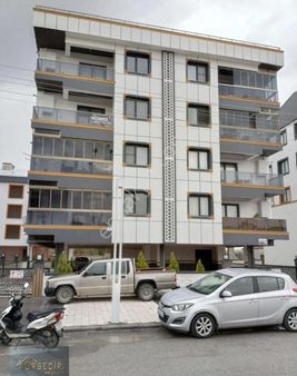 Manisa Akhisar Reşatbey Mahallesi Ring Yolu Üzeri Kiralık Ara Kat Daire