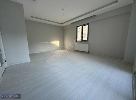 Yayalarda Metroya Yakın Geniş Kullanımlı 2+1 Satılık Daire