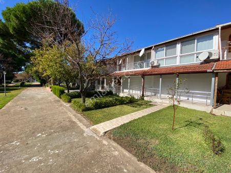 Dağlı Gayrimenkul’den Ayvalık Altınova’da Denize Sıfır Site İçi Fırsat 2+1 Villa