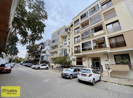 Bostanlı Alt Geçit Yani İzban Yakını K.mutfak Satılık 2+1 Daire