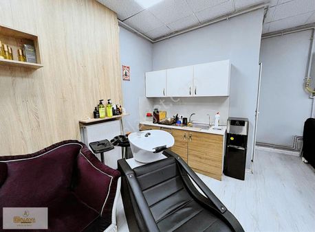 İstiklal Mahallesinde Takasa Açık Kiralık Kuaför Güzellik Salonu