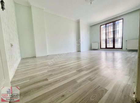 Eser Yapıdan Satılık2+1 100m2 Düz Yerde Cadde Yakını Arakat