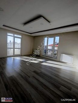 Cazip'ten Türbede Salı Pazarı Yanı 3+1 Kombili Daire