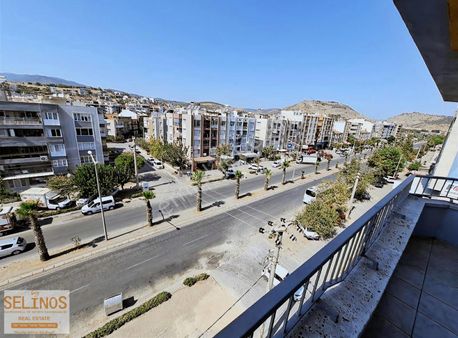 Soma Asfaltı Üzerinde 3+1 Geniş Kiralık Daire