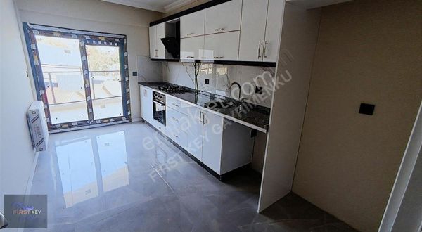 Menemen Uğur Mumcu'da Pazar Pazarı Yanı 3+1 Satılık Sıfır Daire