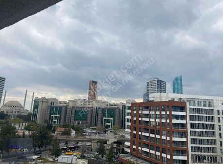 Gümüş Plaza'da, Metro Yakını, Geniş, Kullanışlı Ofis