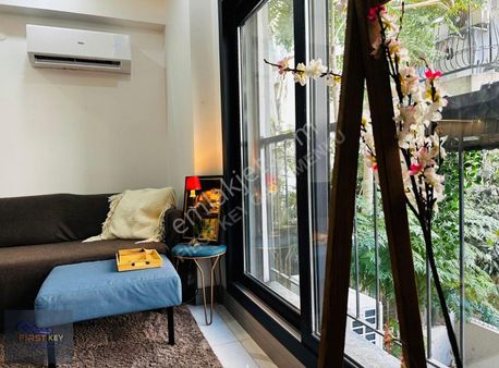 Bornova Merkezde Kurtuluş Parkı Yanında Eşyalı Kiralık 1+1 Daire