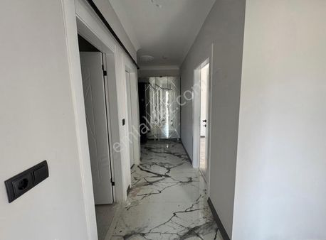 Kızıltandan Fevzi Ç. Cadde Cepheli Katta Geniş Oturum 2+1 Konut