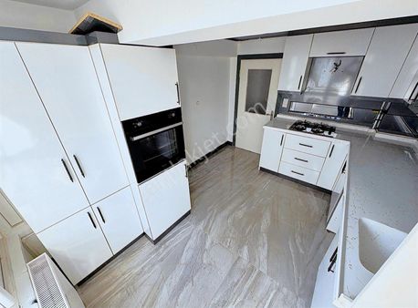 Süvari Mahallesinde Sağ. Ocağına Yakın 3+1 Geniş Full+full Daire