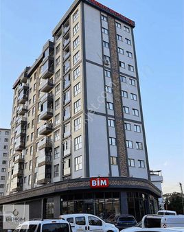 Aydınlı 'da Merkezi Konumda 60 M2 Teraslı 2.5+1 Satılık Daire