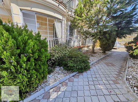 Fethiye Foça Mahallesinde Havuzlu Müstakil Girişli 2+1 Daire