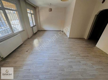 Üsküdar Cad Yakınında Merkezi Konumda 2+1 Yüksek Giriş