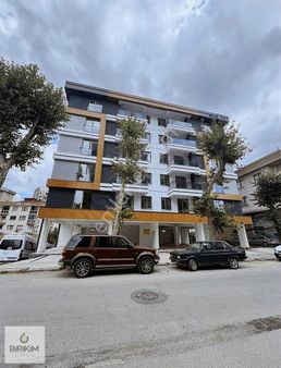 Tuzla Aydınlı'da Caddeye Pararel Satılık 2+1 Daireler